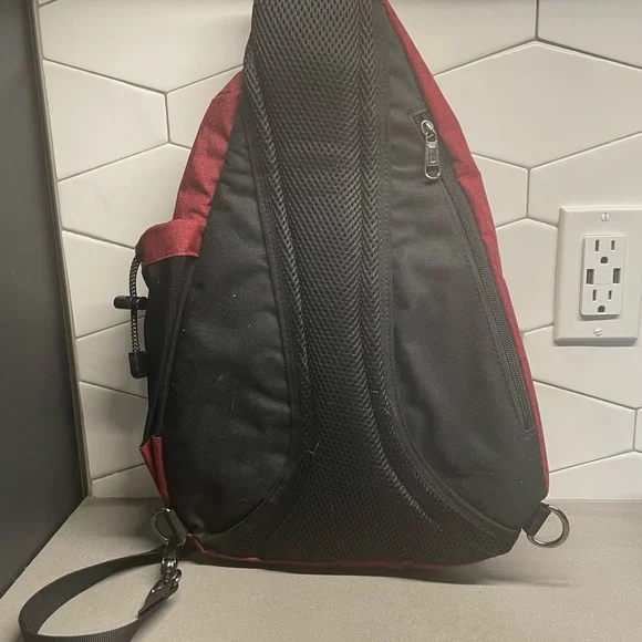 Lightweight Crossbody Sling Bag - Picture 7 of 10